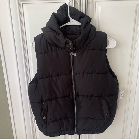 NWT Love Me Now black puffer black hooded full zip vest sleeveless size Large - Picture 2 of 10